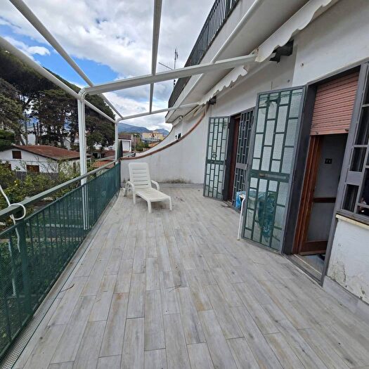 Casa trilocale in vendita in Via della Libertà Capaccio Salerno, Capaccio