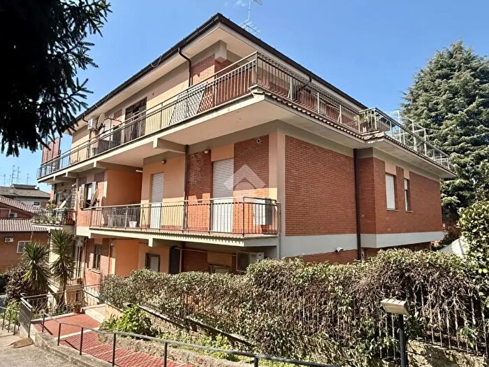 Appartamento trilocale in affitto in Via Tacito, Albano Laziale