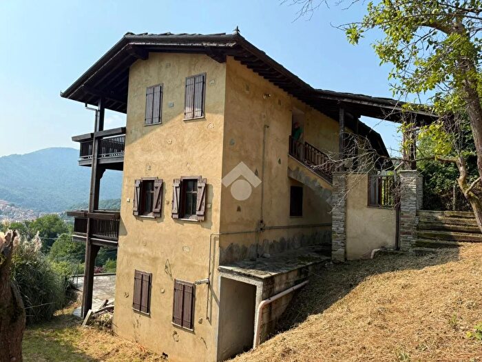 Casa con 9 locali in vendita in Località Brecco, Lanzo Torinese