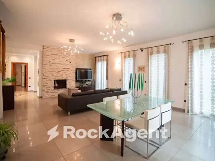 Casa con 6 locali in vendita in Via Giuseppe Sirtori, BellariaIgea Marina