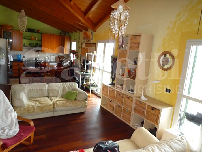 Appartamento bilocale in vendita in Via Verdi, Golasecca