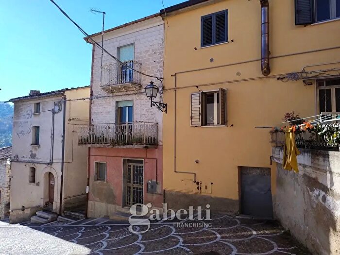 Casa con 6 locali in vendita in Via San Pietro, Mirabello Sannitico