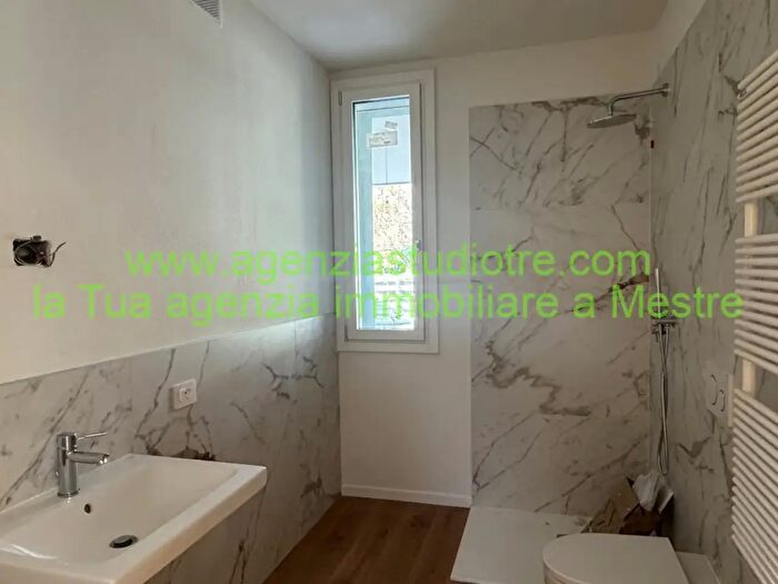 Appartamento con 5 locali in vendita in Via Castellana, Venezia