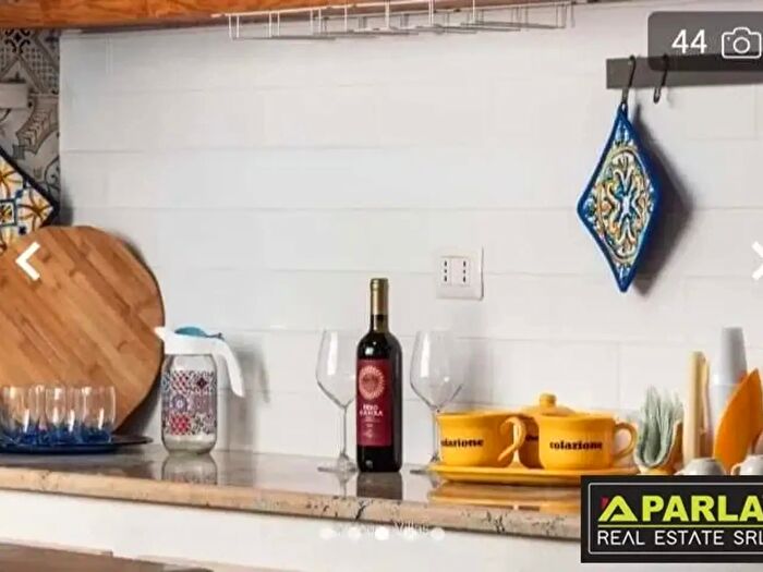 Casa con 6 locali in vendita in Avola