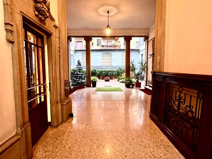 Appartamento trilocale in affitto in Viale Coni Zugna, Solari, Milano