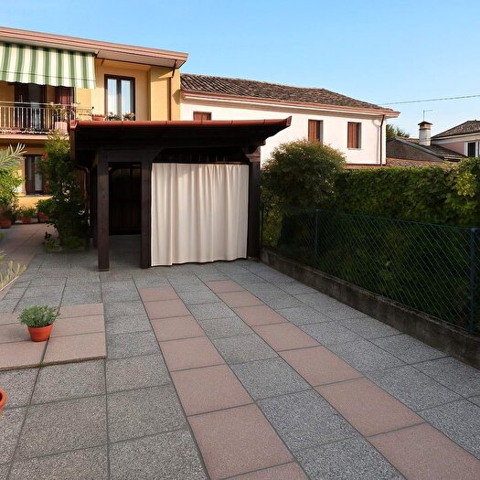 Casa con 5 locali in vendita in Via G Marconi, Casale Sul Sile