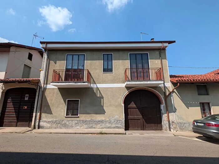 Casa con 10 locali in vendita in Via Pascarenghi, Frossasco
