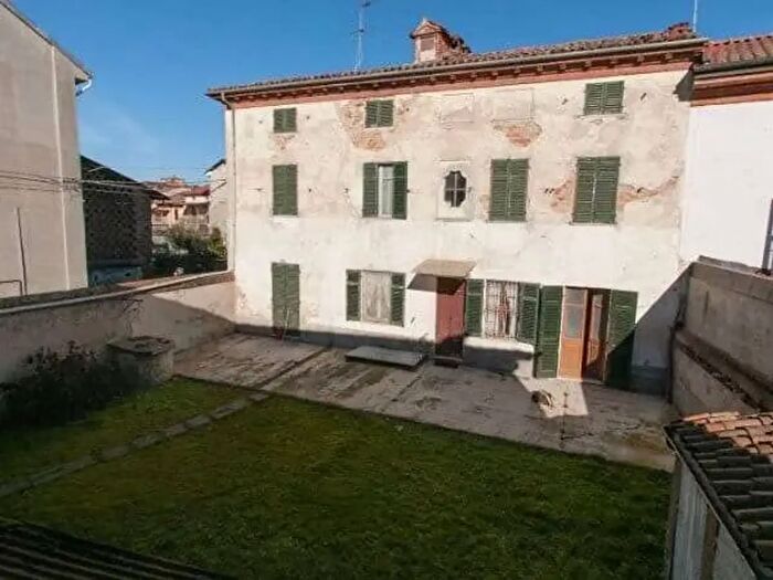 Casa con 5 locali in vendita in Sezzadio