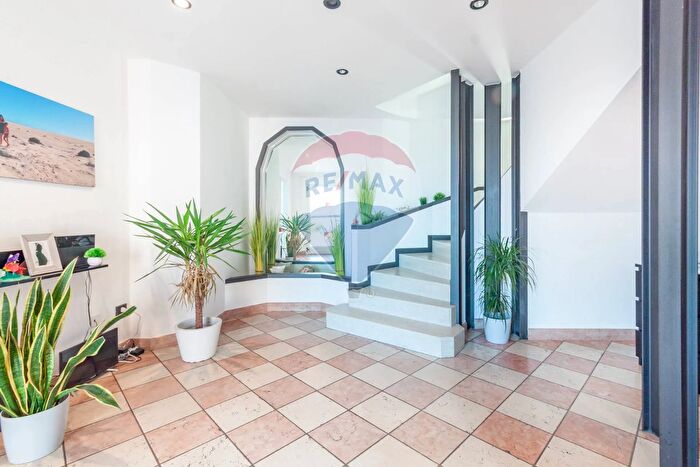 Casa con 6 locali in vendita in Via Grazia Deledda, Viadana