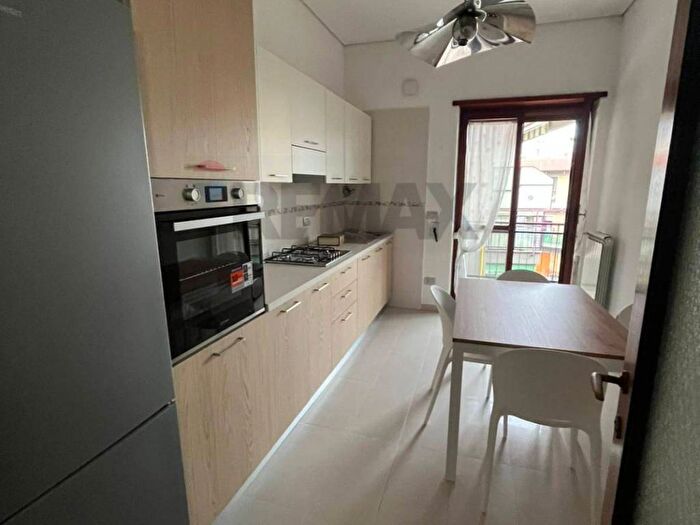 Appartamento trilocale in affitto in Via Eduardo Nicolardi, Colli Aminei Capodimonte, Napoli