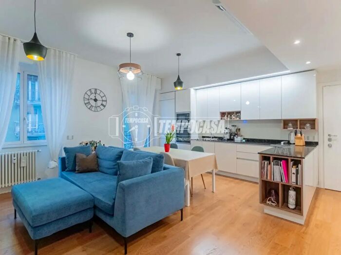 Appartamento trilocale in vendita in Via Salvatore Pianell, Milano