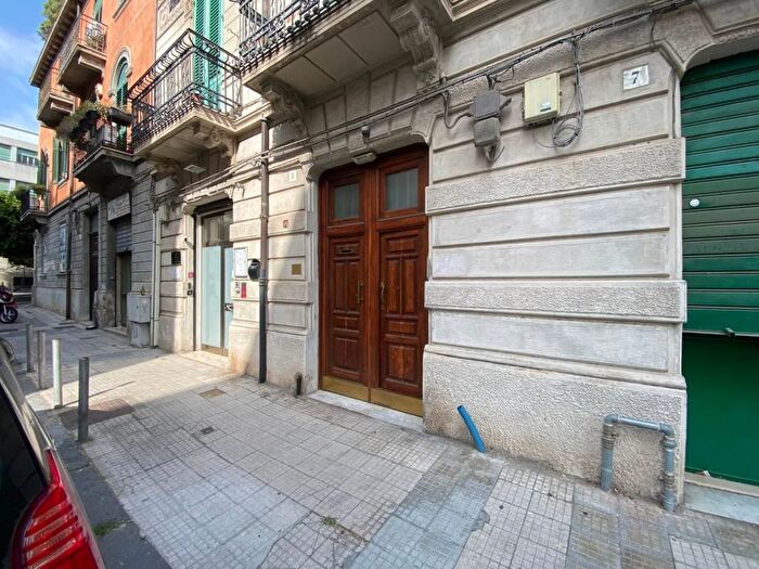Appartamento bilocale in affitto in Via degli Amici, Centro Storico, Messina