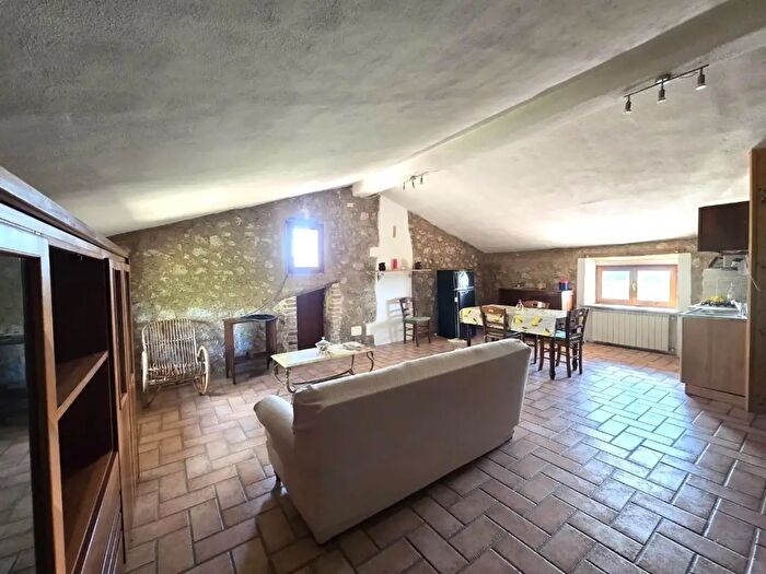 Appartamento trilocale in affitto in Scorgiano, Monteriggioni