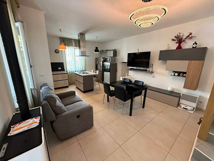Casa con 5 locali in vendita in Via Cesare Battisti, Centro, Trofarello