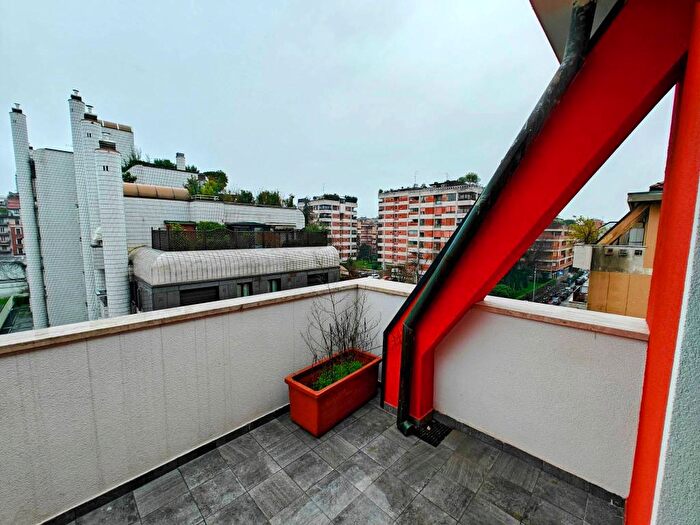 Casa trilocale in affitto in Via Andrea Maffei, Montenero, Milano