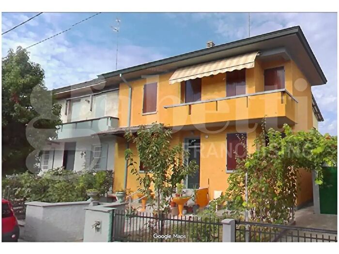 Casa trilocale in vendita in Via Vanini, Reggio Emilia