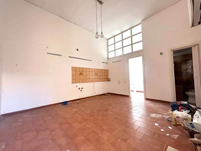 Appartamento trilocale in affitto in Via Consalvo, Fuorigrotta, Napoli