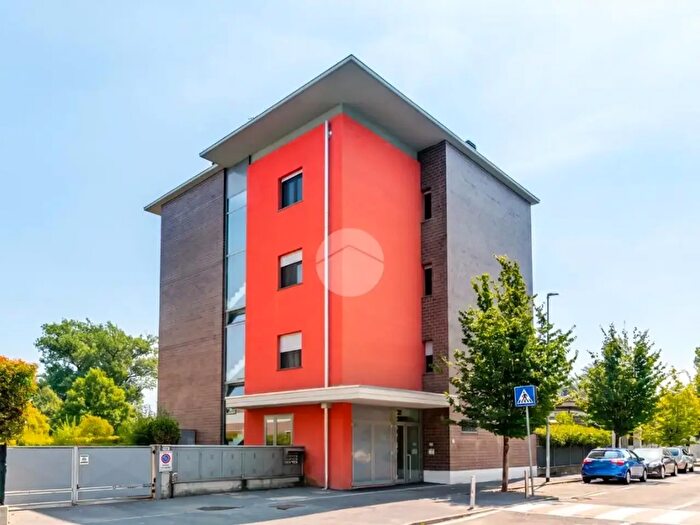 Appartamento trilocale in vendita in Via San Martino, Settimo Milanese