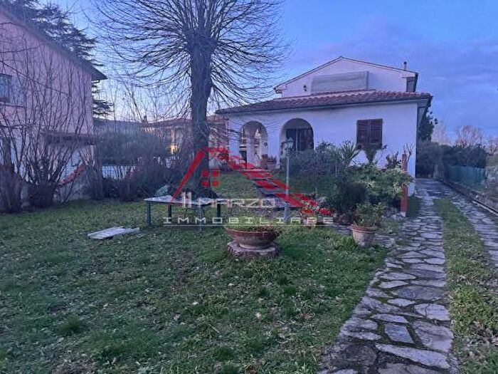 Casa con 10 locali in vendita in San Giuliano Terme
