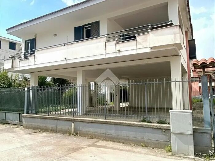 Appartamento trilocale in vendita in Via Traetta, Acerra
