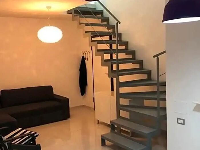 Appartamento con 7 locali in affitto in Massa