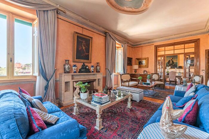 Appartamento con 8 locali in vendita in Via Barnaba Oriani, Roma