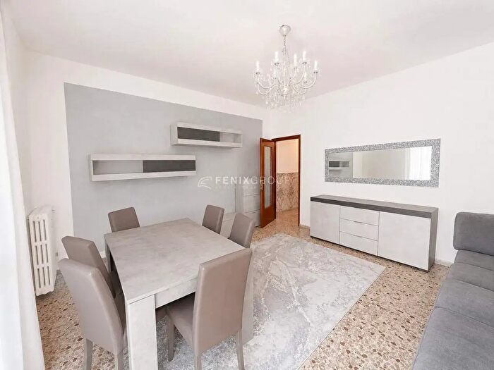 Appartamento trilocale in vendita in Via Mazzini, Villasanta