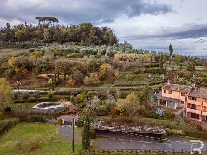 Casa con 6 locali in vendita in Via San Regolo, San Miniato