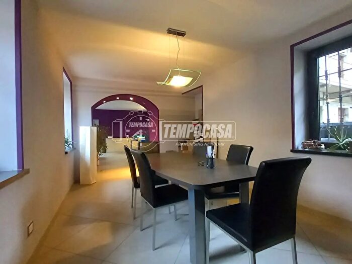 Appartamento con 13 locali in vendita in Via Roma, Mongrando