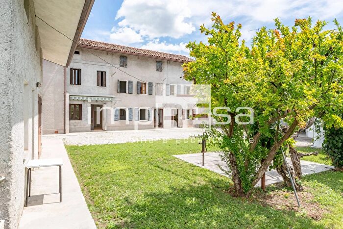 Casa con 6 locali in vendita in Via Monte Cavallo, Porcia