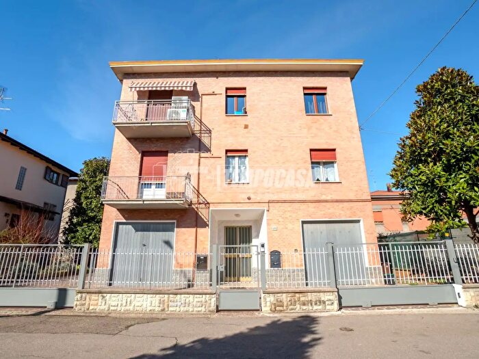 Appartamento con 5 locali in vendita in Via Alessandro Tassoni, Vignola