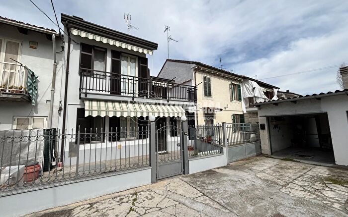 Appartamento con 5 locali in vendita in Cantone Castello, Casale Monferrato