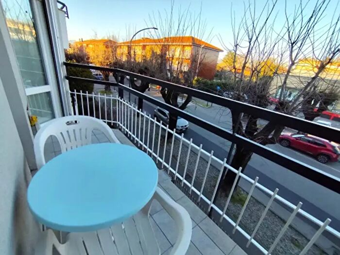 Appartamento trilocale in affitto in Arona