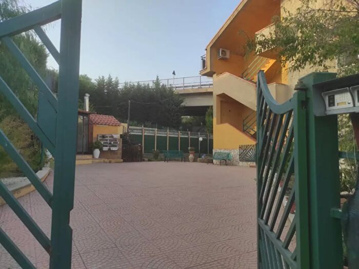 Casa con 10 locali in vendita in Contrada Savarino, Caltanissetta