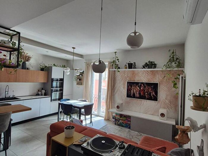 Appartamento trilocale in affitto in Via Luigi Federico Menabrea, Farini, Milano