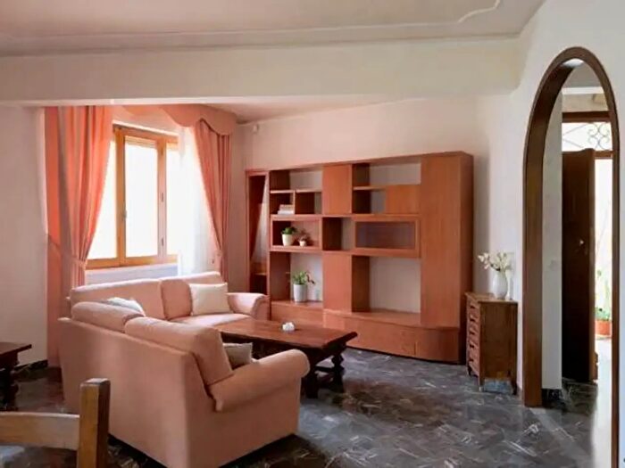 Appartamento con 5 locali in vendita in Siena