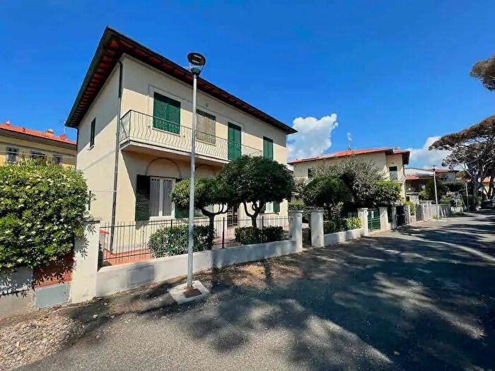 Appartamento quadrilocale in affitto in Via del Mare, Rosignano Marittimo