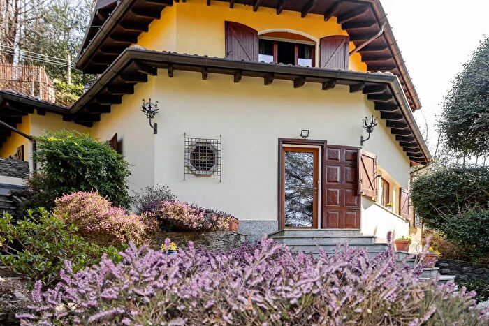 Casa quadrilocale in vendita in Via Sorti, Montegrino Valtravaglia