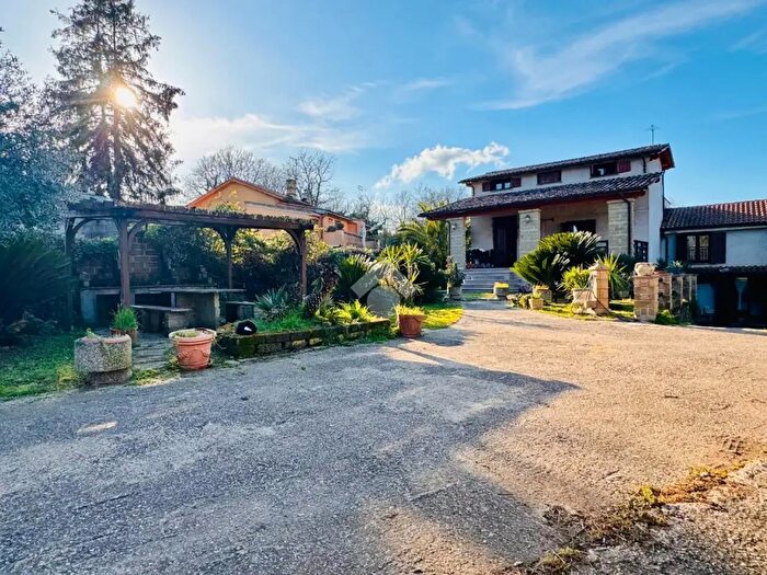 Casa con 8 locali in vendita in Via di Battistella, Bracciano