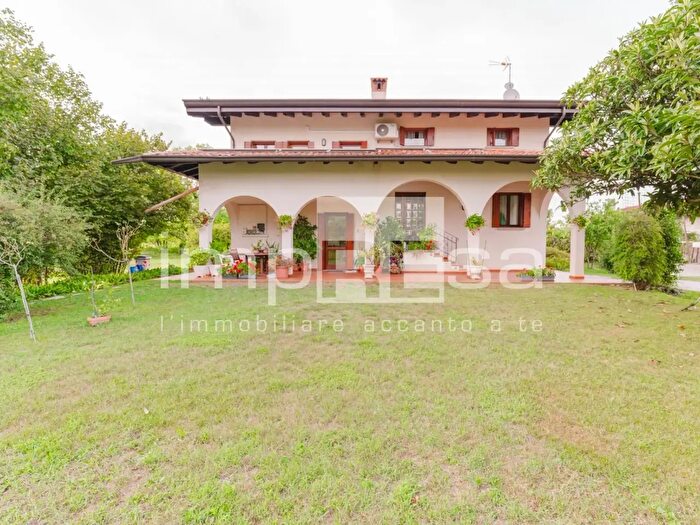 Casa con 5 locali in vendita in Via Circonvallazione, Montereale Valcellina