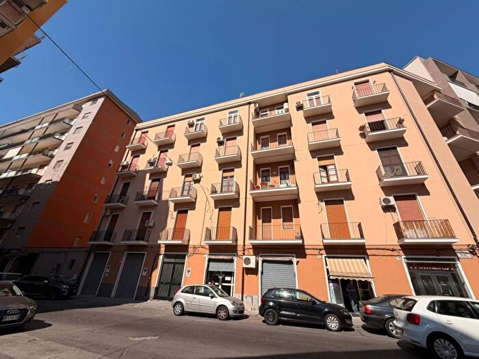 Appartamento quadrilocale in affitto in Via Vittorio Emanuele Orlando, Province Veneto, Catania