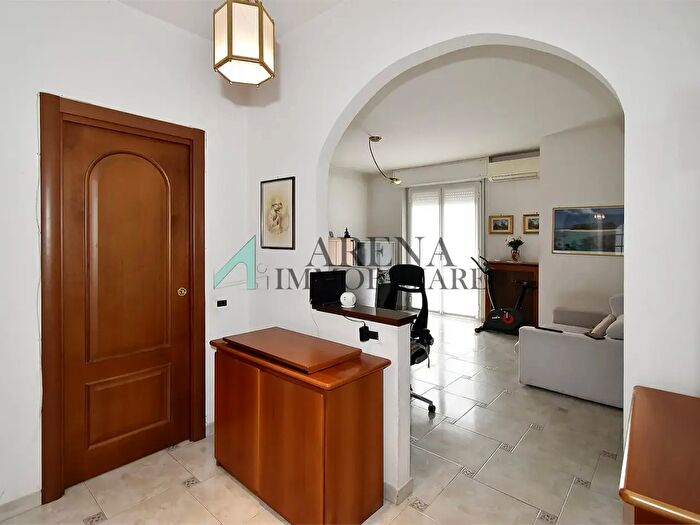 Appartamento trilocale in vendita in Viale Ungheria, Milano