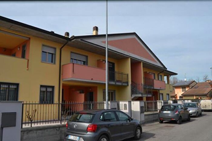 Appartamento trilocale in vendita in Via Malinverni SantAngelo Lodigiano Lo, SantAngelo Lodigiano