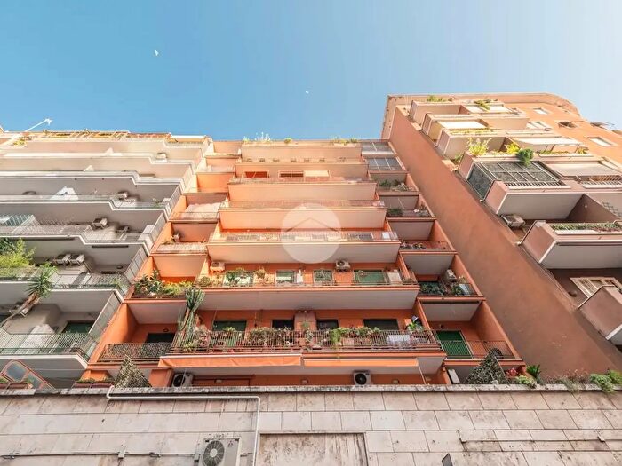 Appartamento bilocale in vendita in Via Scirè, Roma