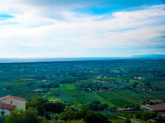 Appartamento con 6 locali in vendita in Castagneto Carducci