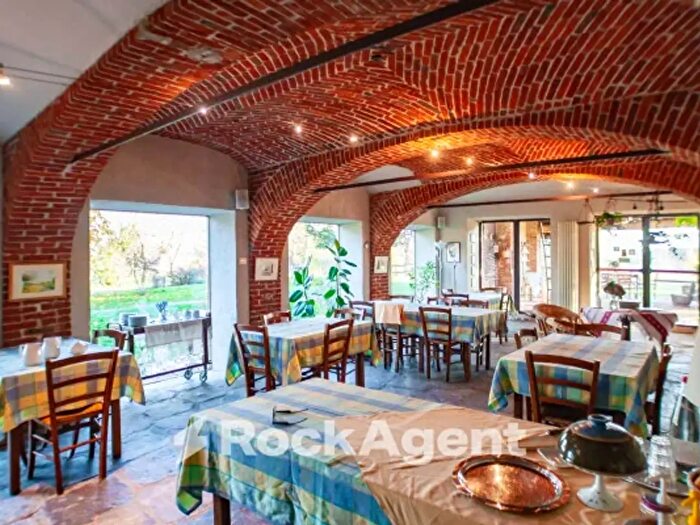 Casa con 6 locali in vendita in Dogliani