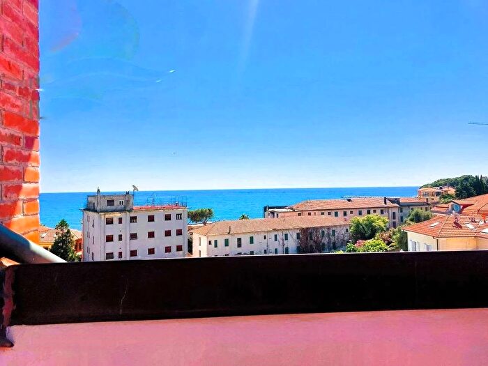 Appartamento trilocale in vendita in Diano Marina