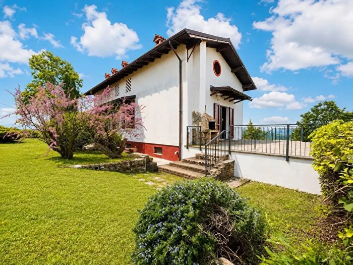Casa con 8 locali in vendita in Tre Venti, Colli Verdi