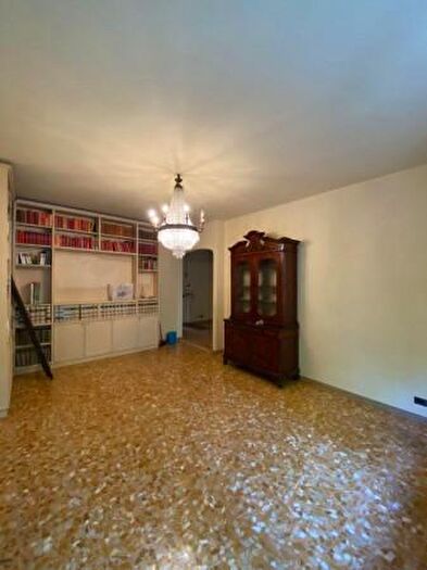 Appartamento trilocale in vendita in Via Sante Vincenzi, Reggio Emilia