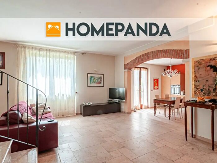 Casa con 5 locali in vendita in Via Curtatone, Verona